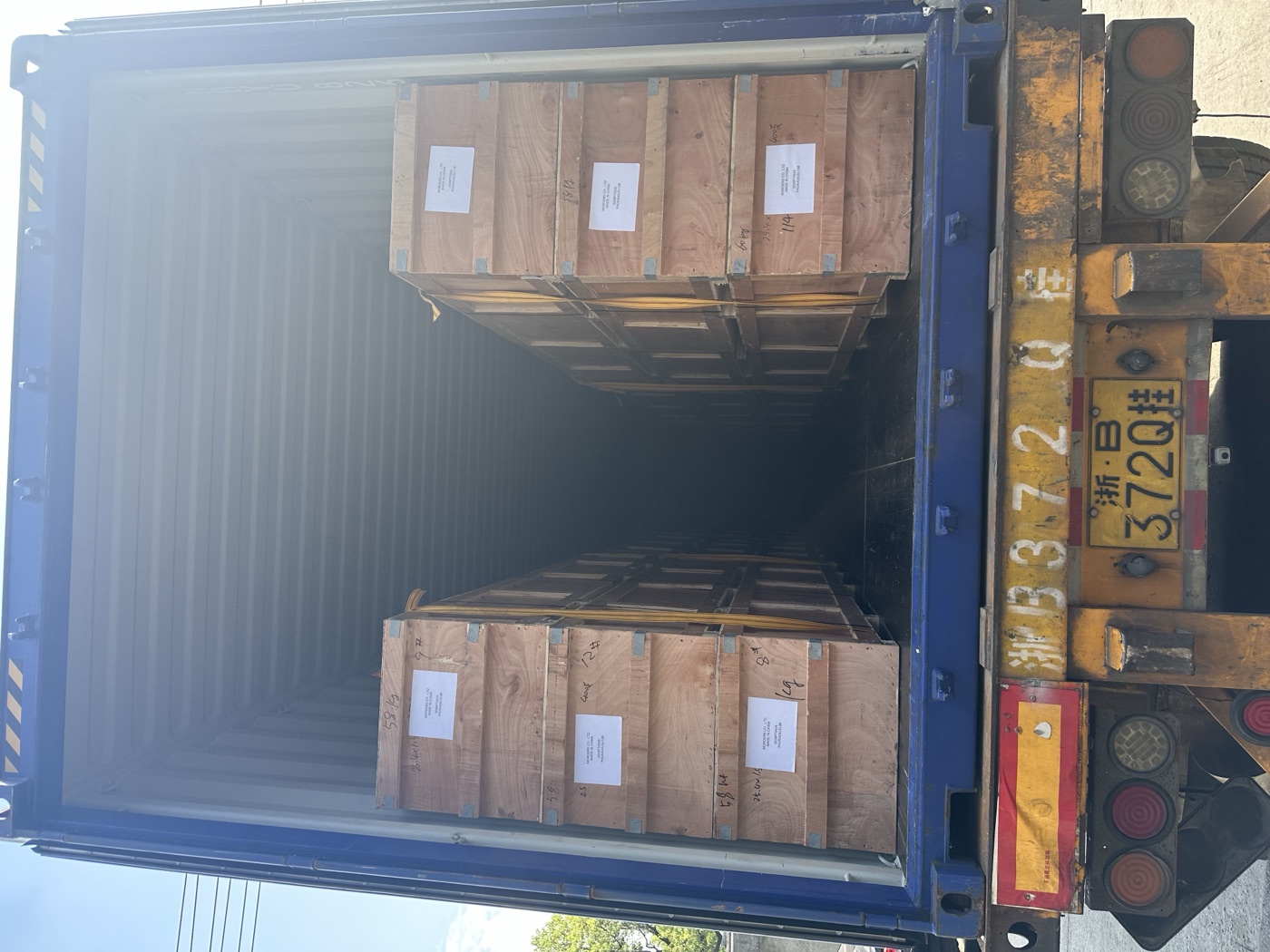 Seamless stainless steel tubes in export wooden cases